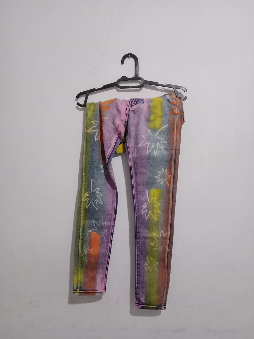 Repriced!! Jeans Warna Warni Rainbow, Olshop Fashion, Olshop Wanita di  Carousell