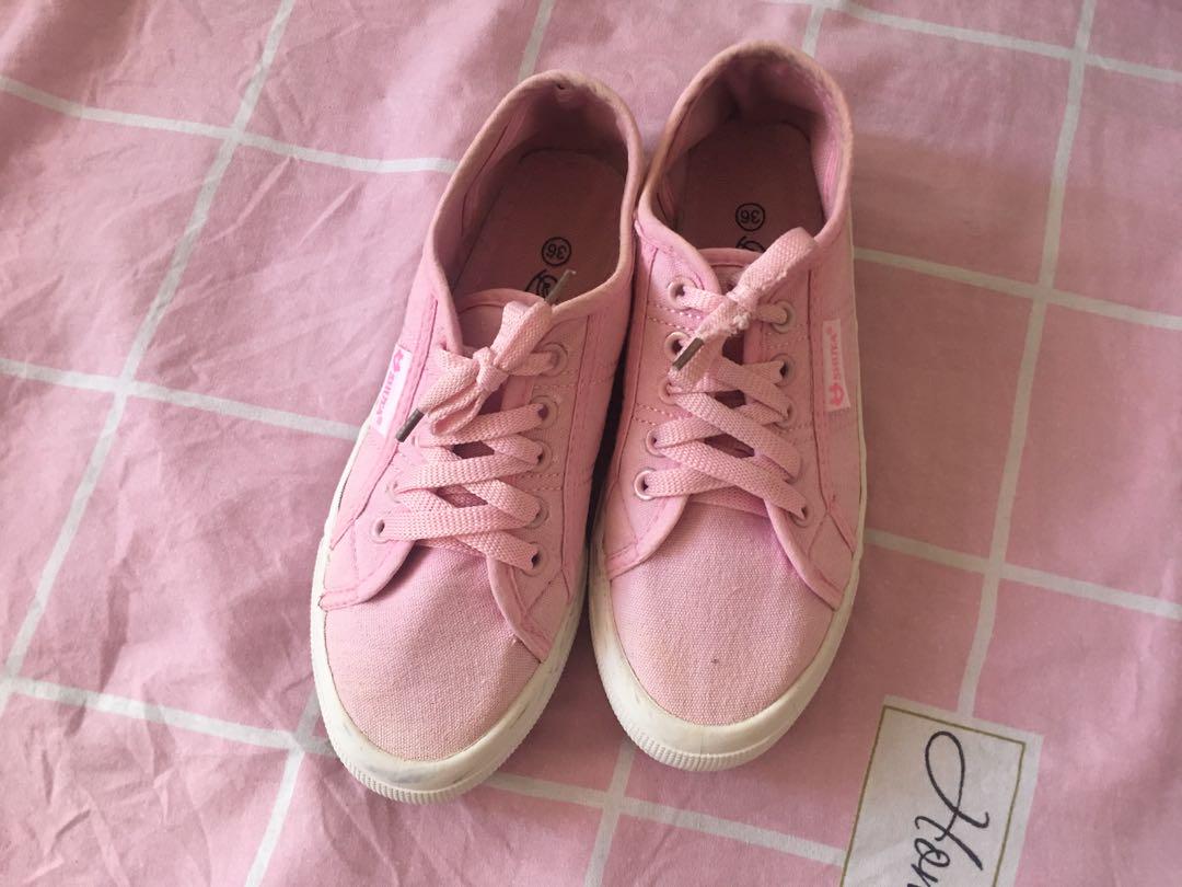mens light pink sneakers