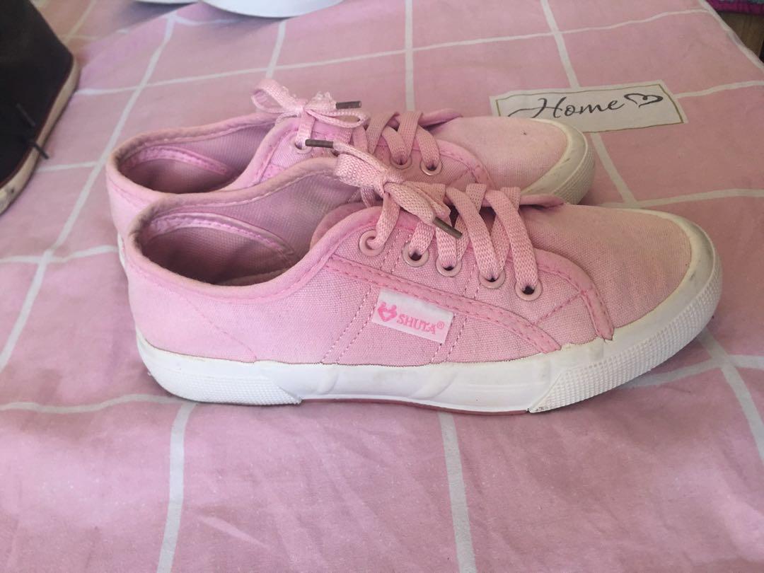 mens light pink sneakers