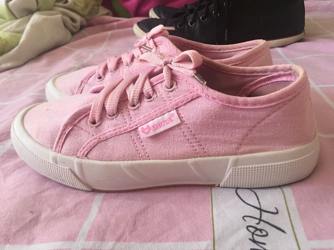 mens light pink sneakers