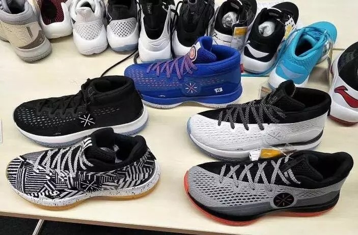 Li Ning Wade The Sixth Man III Men s Mid Cushioned Basketball