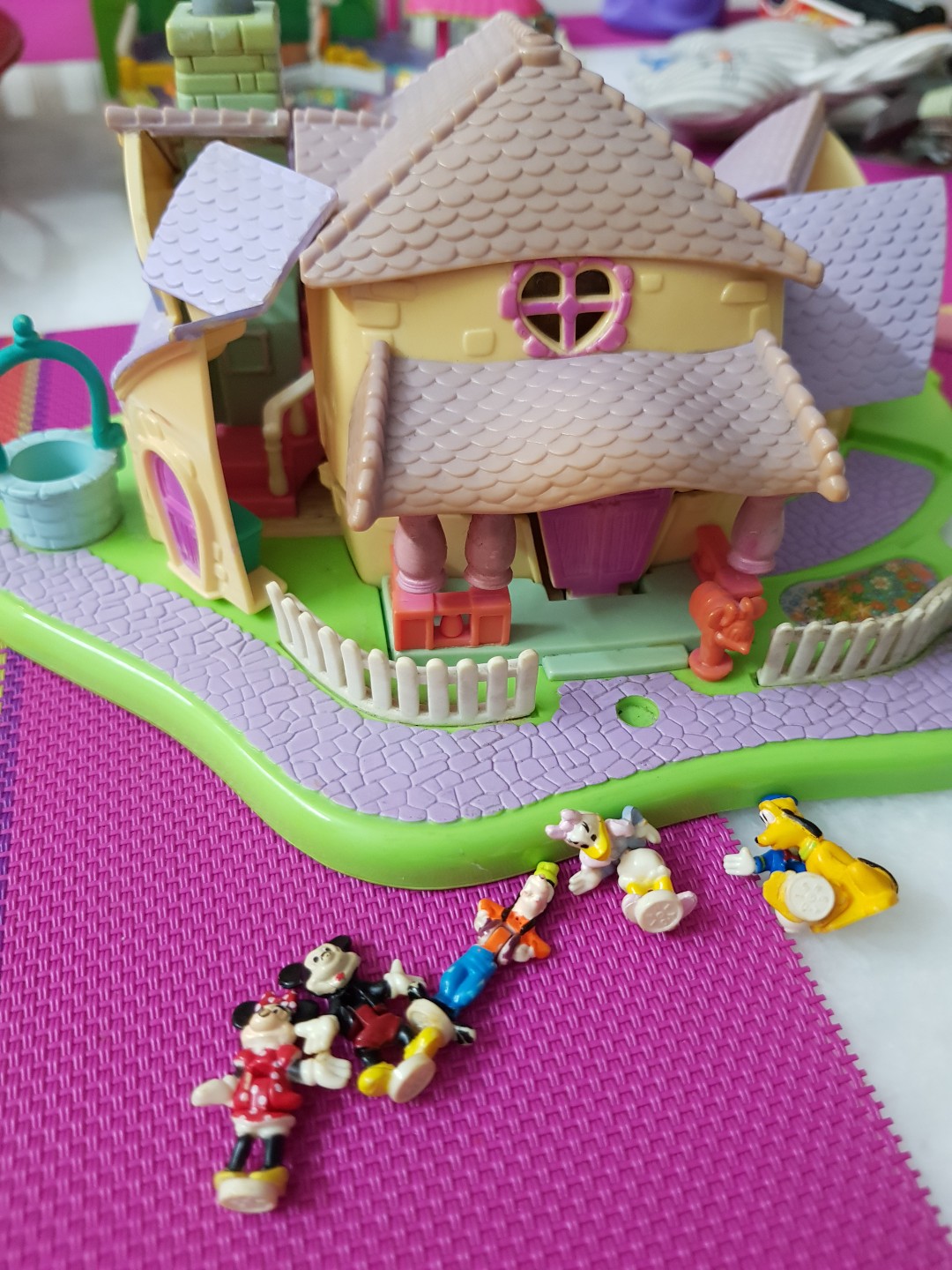 Polly pocket outlet mickey mouse