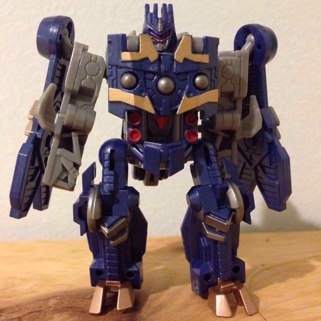 Transformers Dark Of The Moon Legion Class Soundwave, Hobbies & Toys