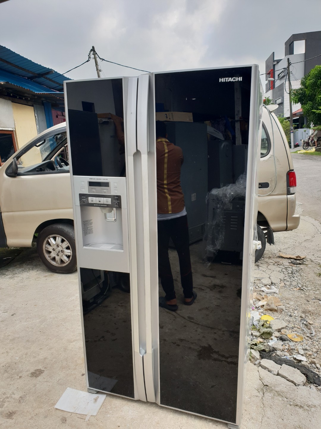 Used Hitachi side by side door 2 door fridge with automatic ice maker