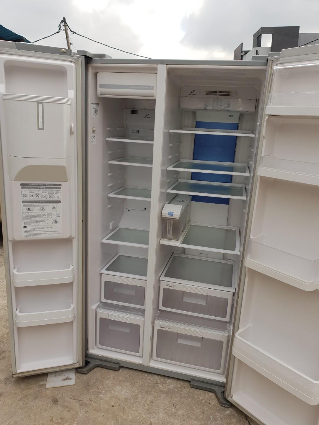 Used Hitachi side by side door 2 door fridge with automatic ice maker