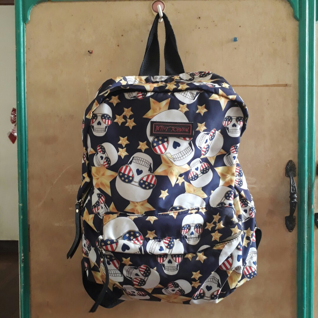 Betsey johnson skull shop backpack
