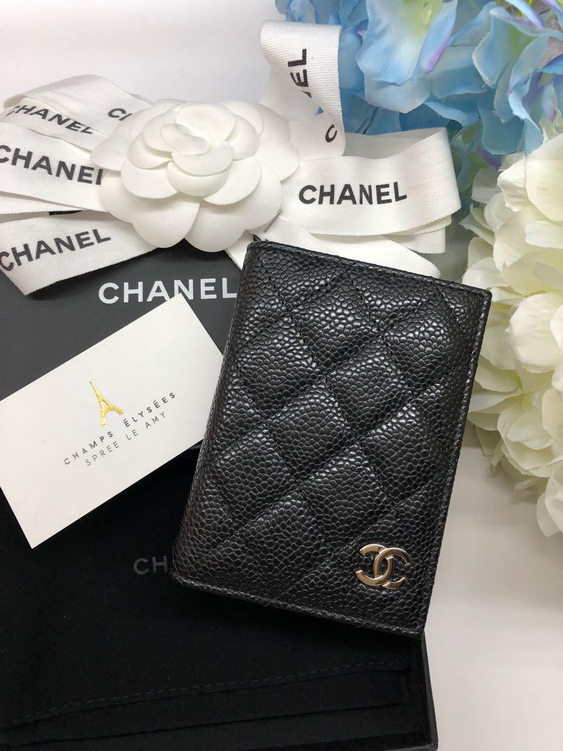 Bn Chanel bi fold card holder
