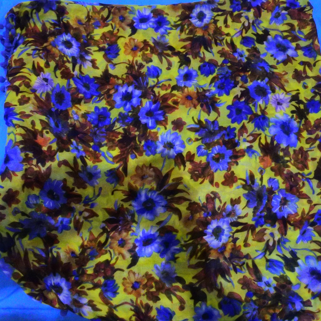 Jilbab Segi Empat Flower Womens Fashion Muslim Fashion On Carousell