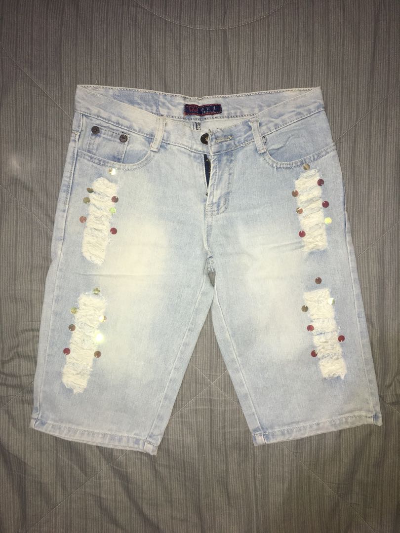 Lightcolored ripped jeans, Women's Fashion, Bottoms, Jeans on Carousell