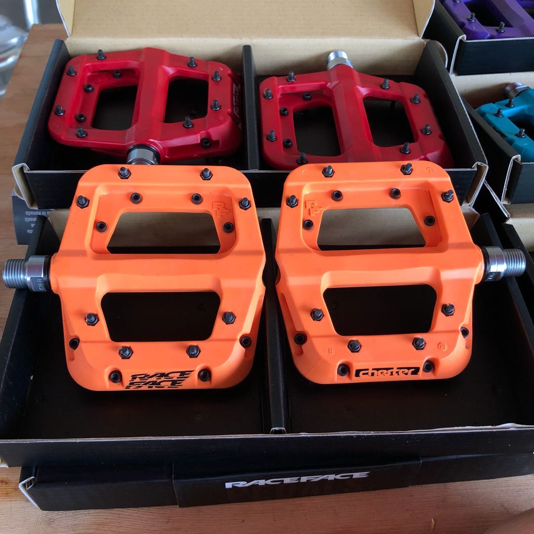 race face chester pedals orange