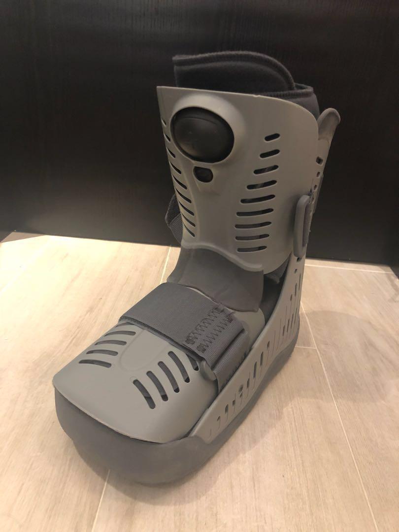 Rebound air walker 氣動式足踝護具，中碼，適合扭傷或手術後作保護用途，使用一個月九成新! https//www.ossur