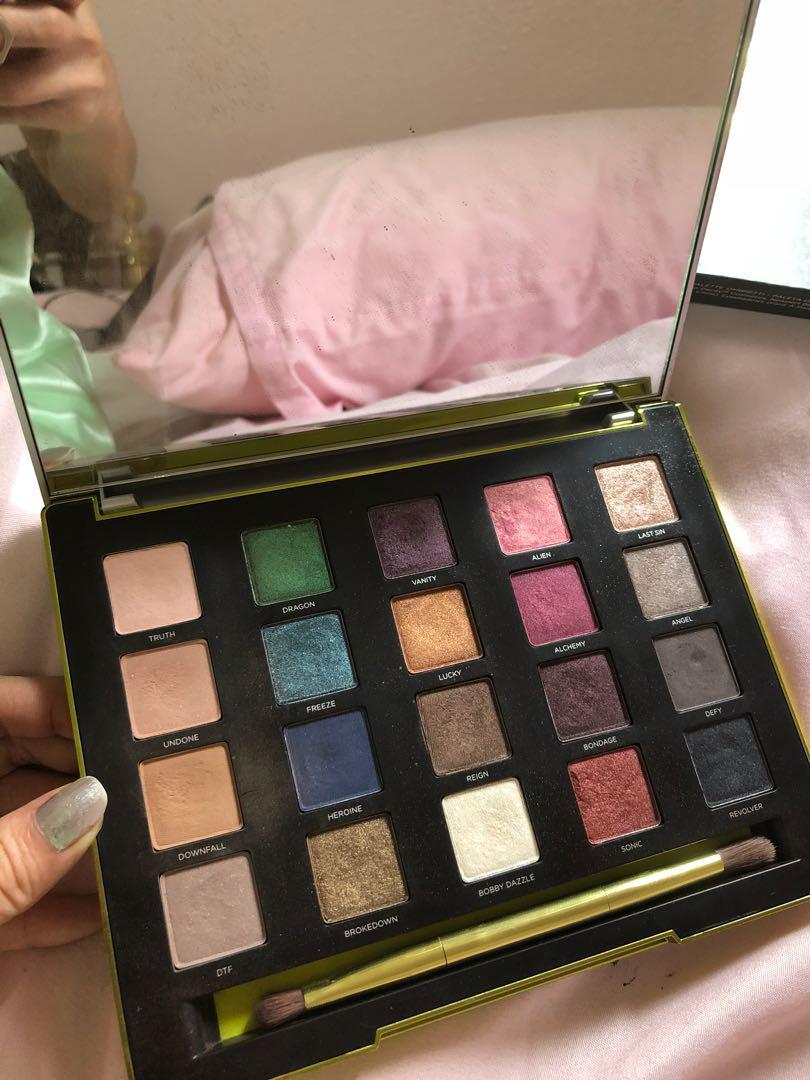 Sold Urban Decay Vice 3 Palette Beauty Personal Care Face Makeup On Carousell