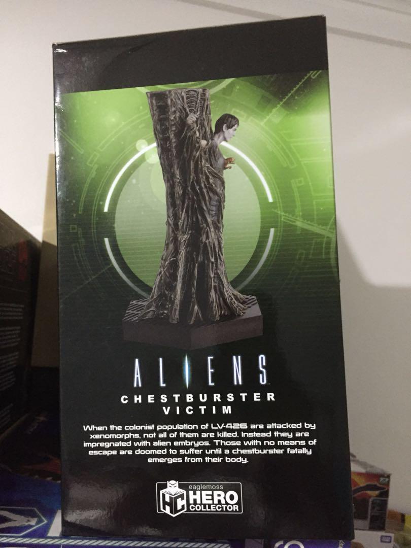 The Alien & Predator Figurine Collection (Chestburster Victim) by ...