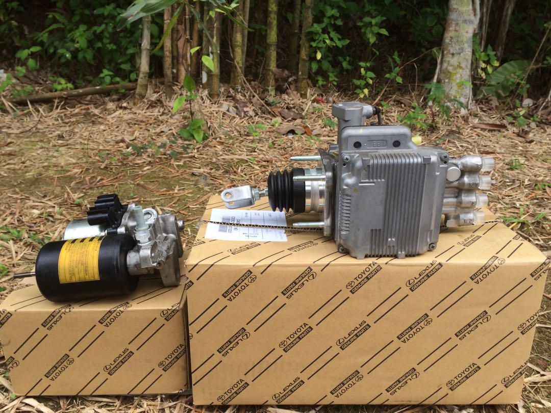 Toyota Prius brake master cylinder, Auto Accessories on Carousell