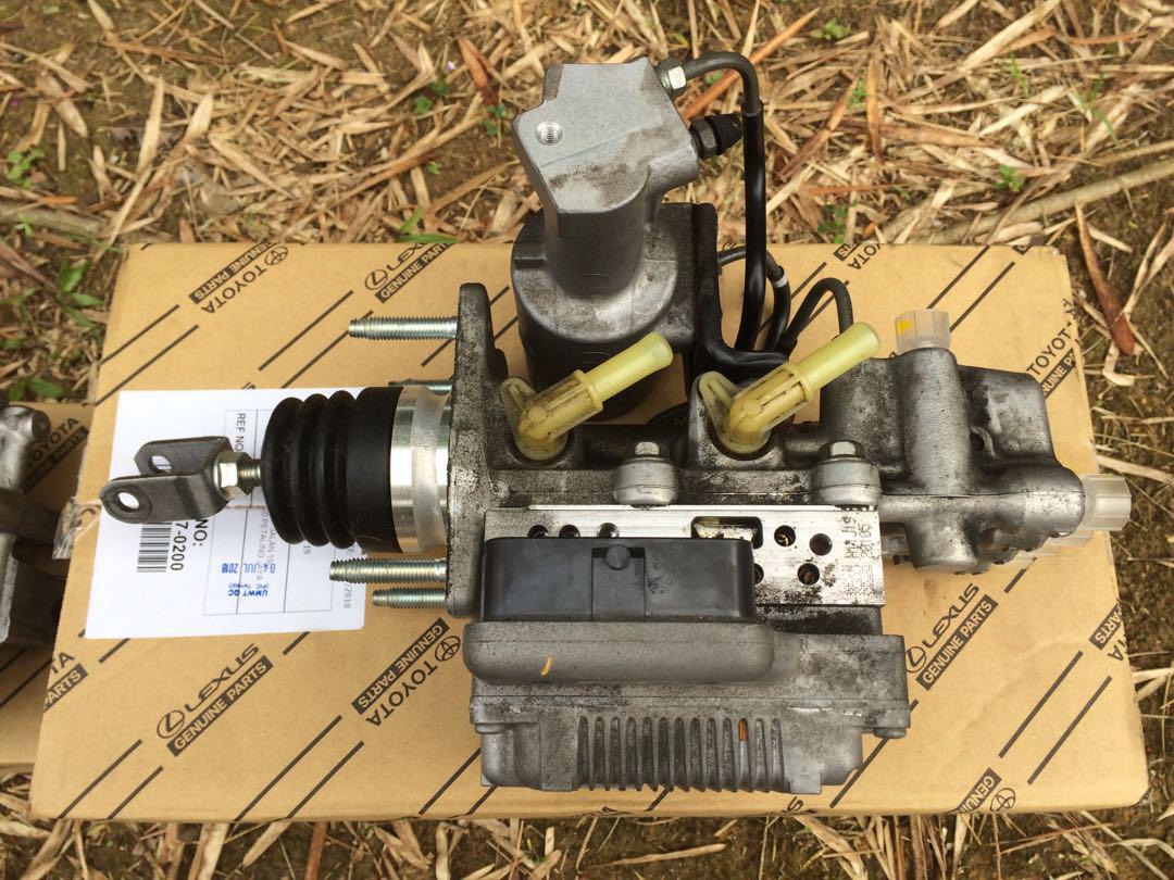 Toyota Prius brake master cylinder, Auto Accessories on Carousell