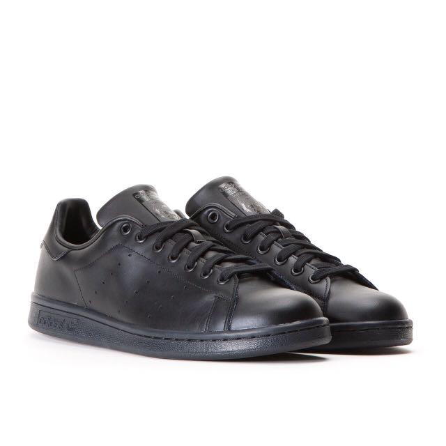 stan smiths black