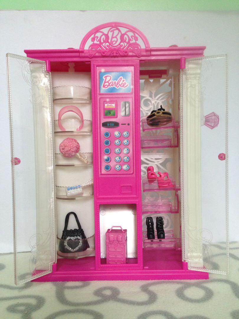 Barbie fashion vending best sale machine