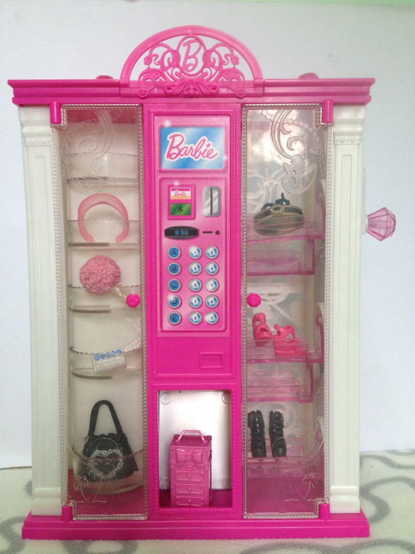 Barbie fashion sale vending machine