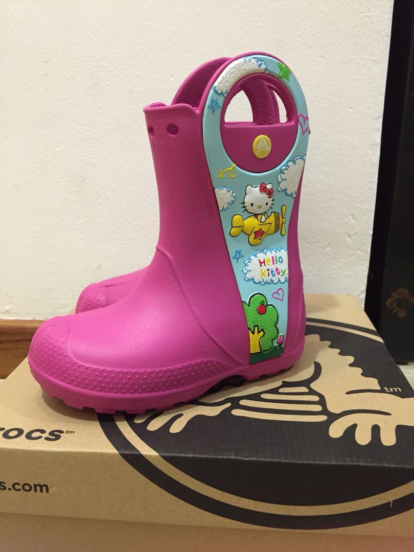 crocs hello kitty boots