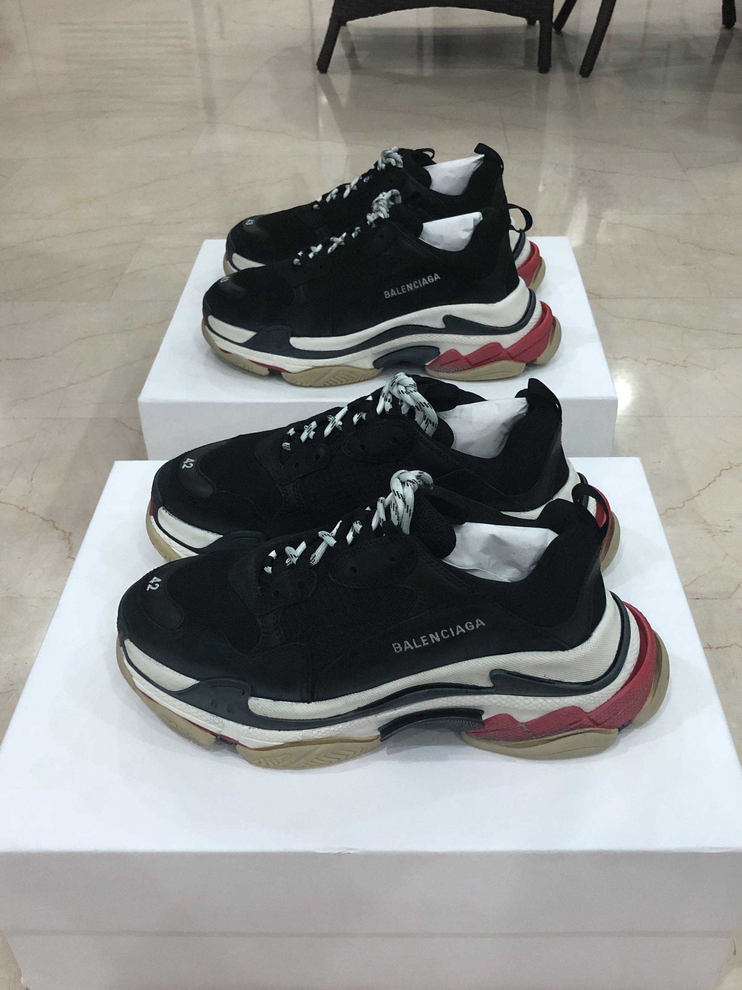 Eu 42 \u0026 43 Balenciaga Triple S Bred 