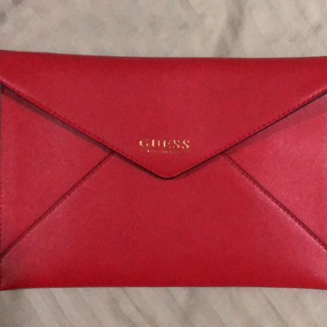 GUESS Clutch, Women's Fashion, Bags & Wallets, Clutches on Carousell