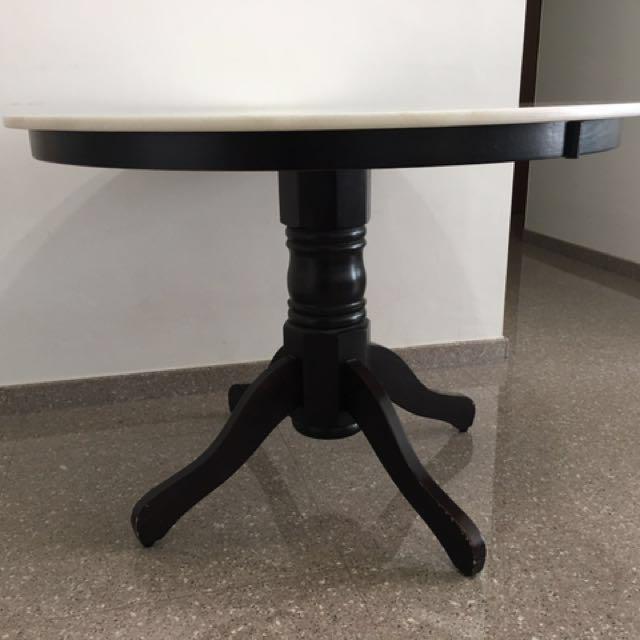 Marble Table (Category: Tables & Sets) located in Singapore. Submitted by aash123 (Listing ID 133091248, Image 2). Description: Good to sit 6 average side Adults Diameter: 3 1/2 feet (107cm) Natural print Purchase price $999.