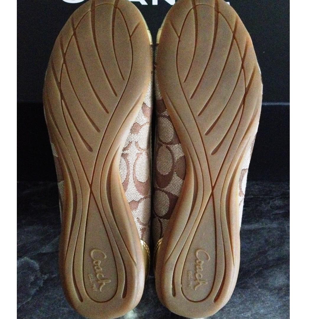 MINT COACH Gold Flats Shoes, Women's Fashion, Footwear, Flats on Carousell