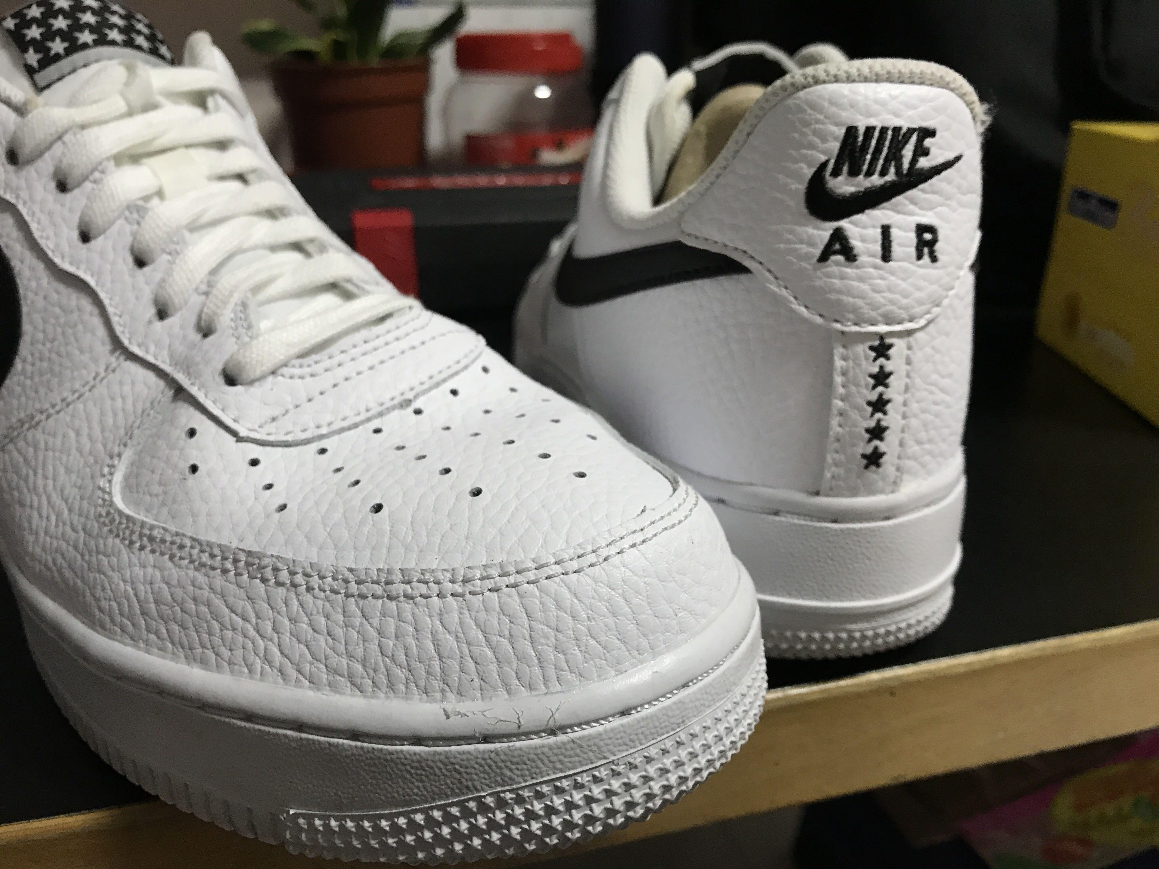Nike Air Force 1 07 White Stars authentic sneakers