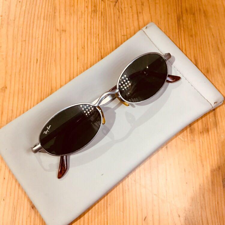 Ray-Ban Vintage Oval Sunglasses (Free MM Shipping), Women's Fashion,  Watches & Accessories, Sunglasses & Eyewear on Carousell