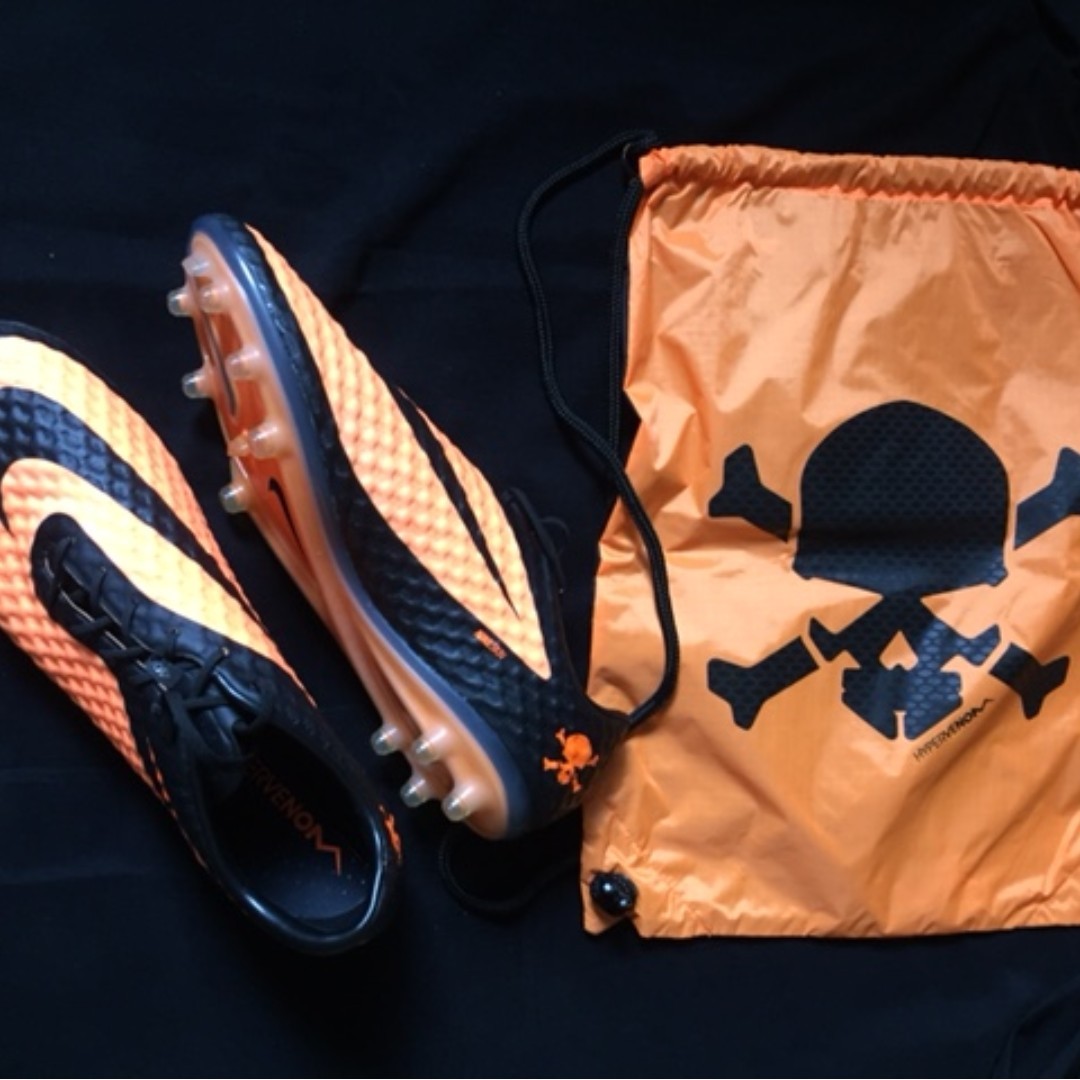 sepatu bola nike hypervenom phantom