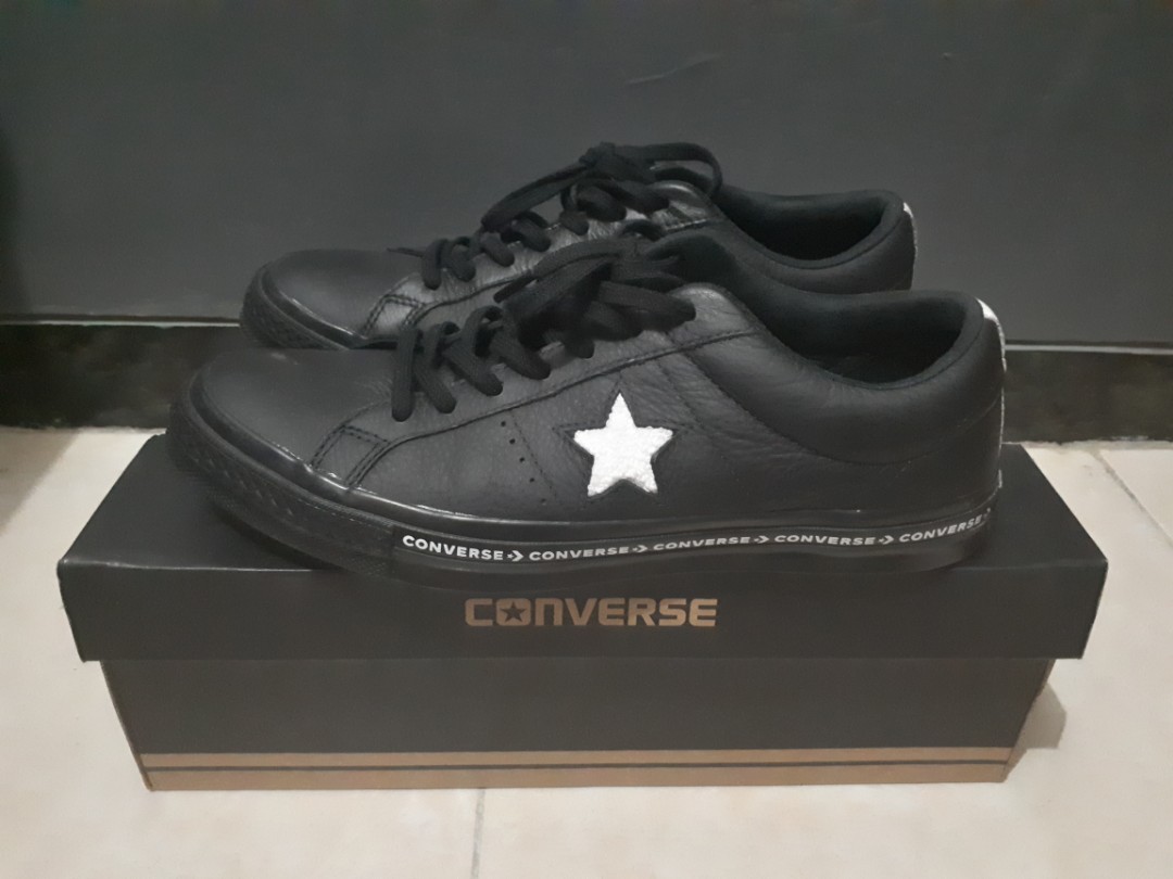 kandidaat pop erotisch Sepatu Converse One Star Ox Pinstripe Leather Full Black Original Size: 44,  Fesyen Pria, Sepatu di Carousell