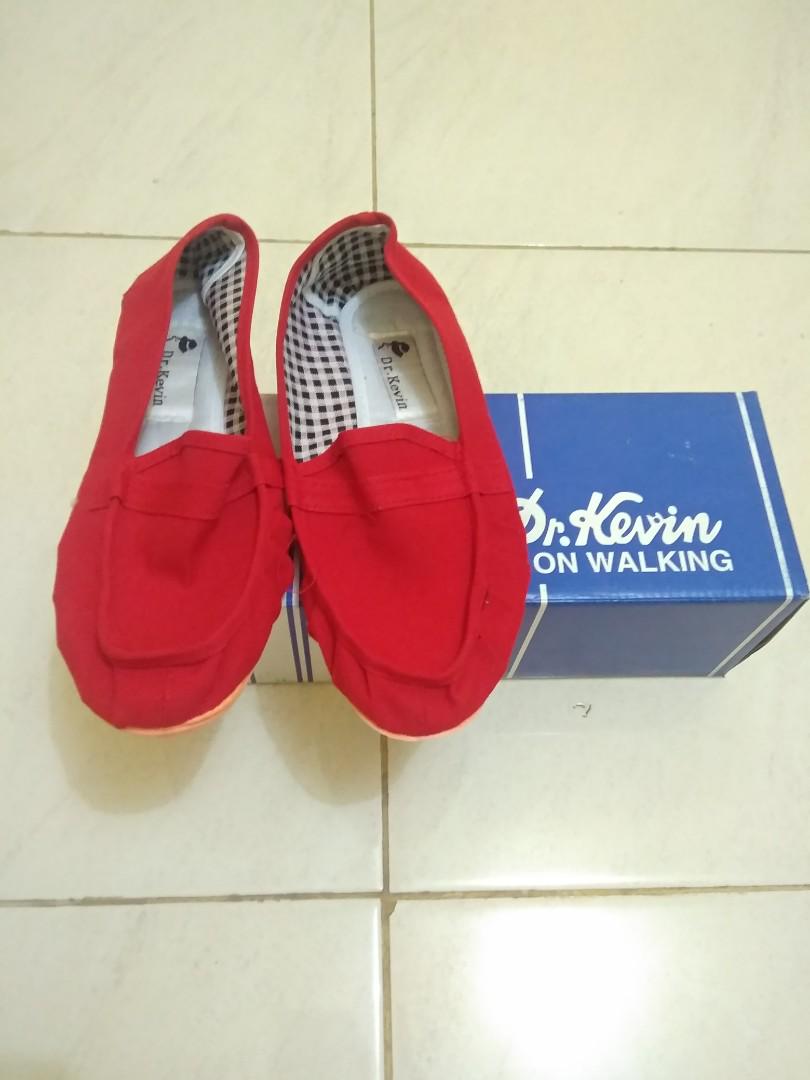 Sepatu Merk Dr Kevin Fesyen Wanita Sepatu Di Carousell