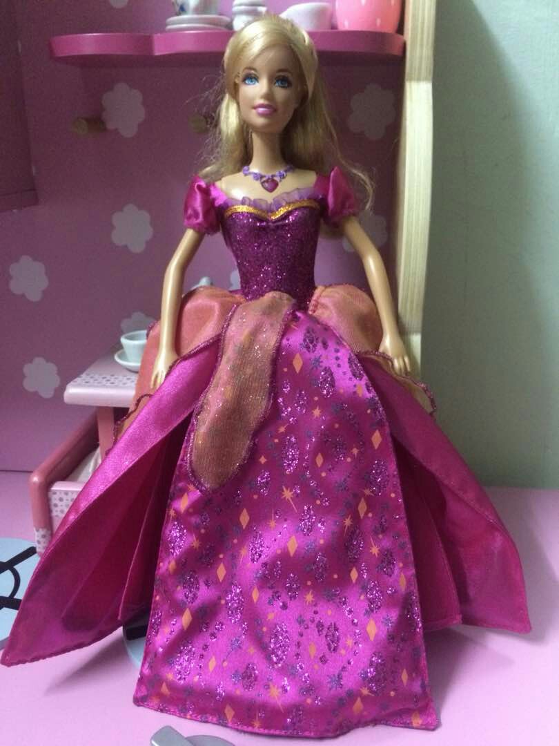 barbie dress changing