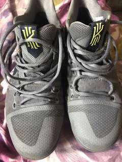 Nike kyrie3 US10.5 急放