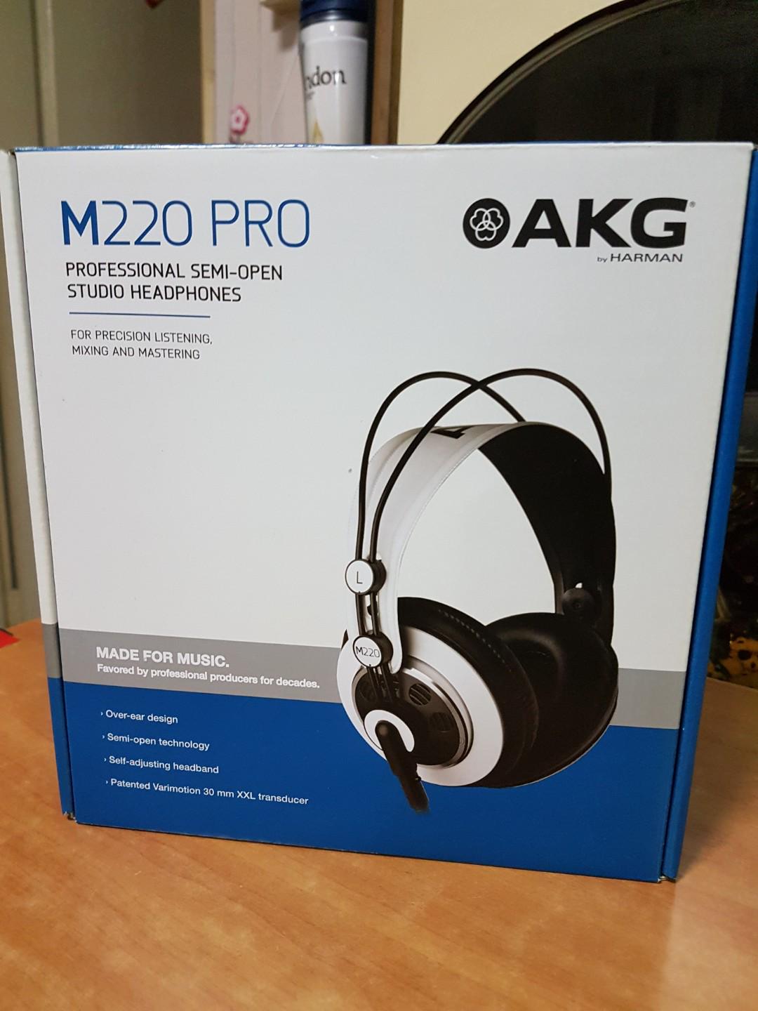 AKG M220 PRO