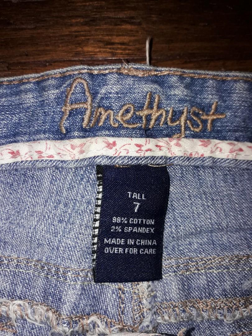 Amethyst Denim or Maong Shorts (Category: Shorts) located in Pasig City. Submitted by panacheph (Listing ID 179347538, Image 3). Description: #garagesale4 Follow our instagram account: @panacheph ♡.