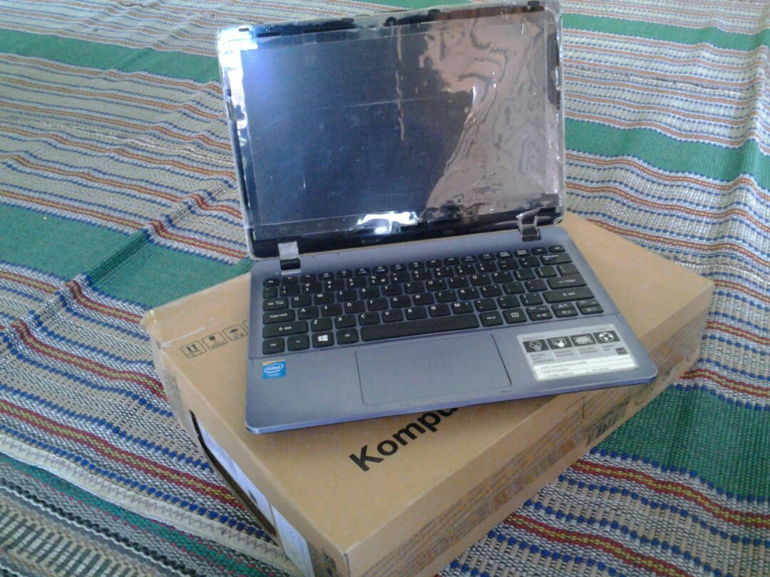 Asus Aspire E11 Elektronik Komputer Laptop Di Carousell