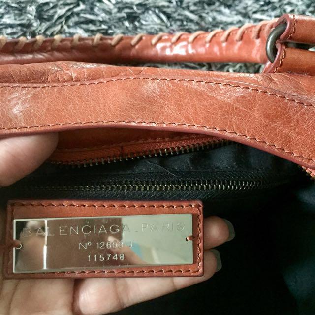 Authentic Balenciaga Classic City (Category: Luxury Bags & Wallets) located in Mandaluyong City. Submitted by mignonie11 (Listing ID 89364515, Image 3). Description: Tan With Dustbag and spare tassel.