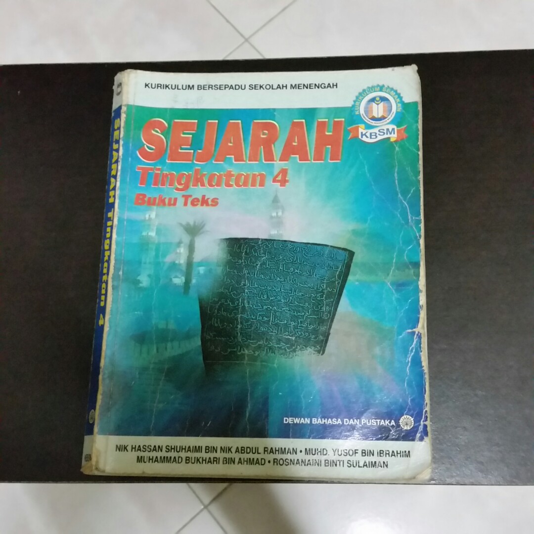 Buku Teks Sejarah Tingkatan 4, Hobbies & Toys, Books & Magazines