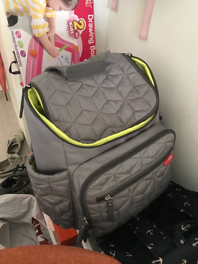 skip hop forma grey