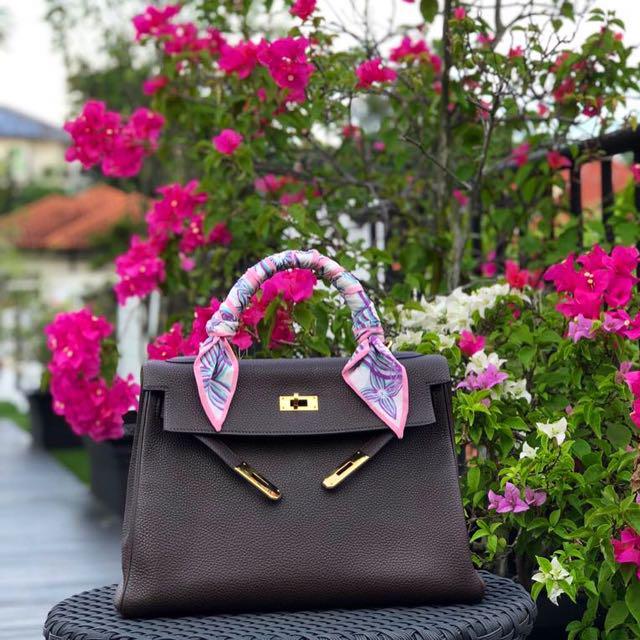 Hermes Kelly 32 in Ebene