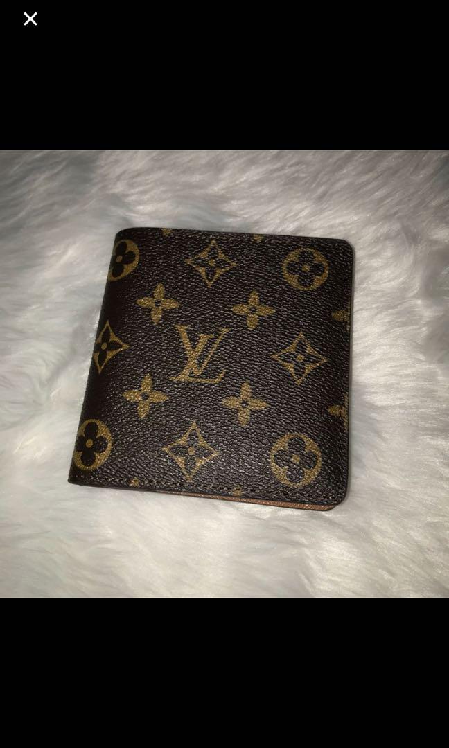 SUPERSALE LV MENS WALLET (Category: Wallets & Card Holders) located in San Juan City. Submitted by cia0103 (Listing ID 179262955, Image 1). Description: Please check the pictures..