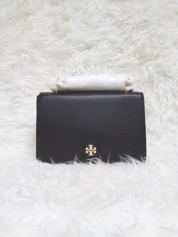 Tory burch whipstitch hotsell logo adjustable chain crossbody