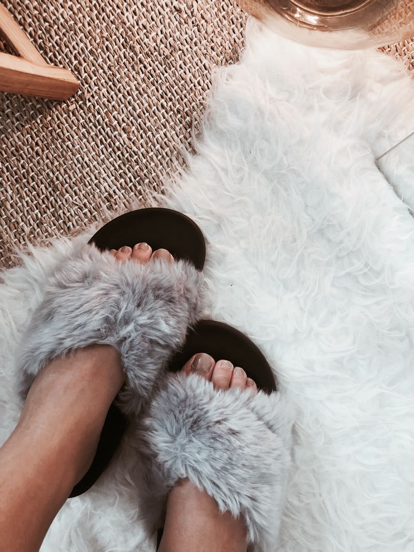 victoria secret fluffy slippers