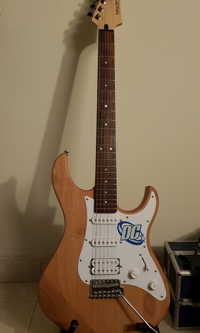 Yamaha Pacifica 112j Natural Colour Musik Media Alat Di Carousell