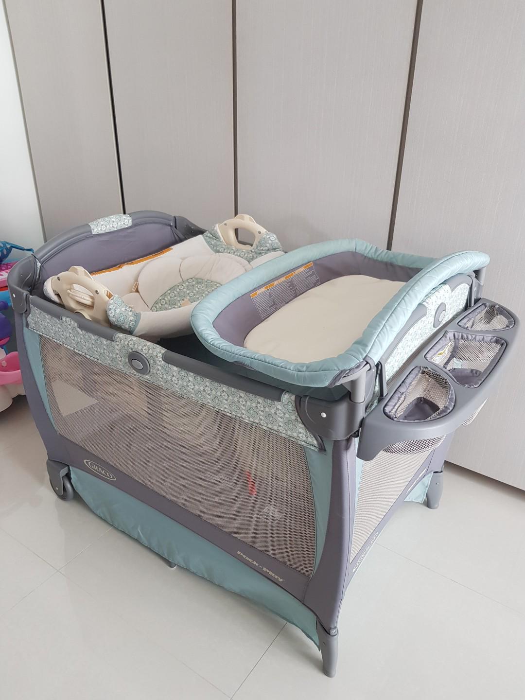Graco Pack n Play Pen with Cuddle Cove Winslet