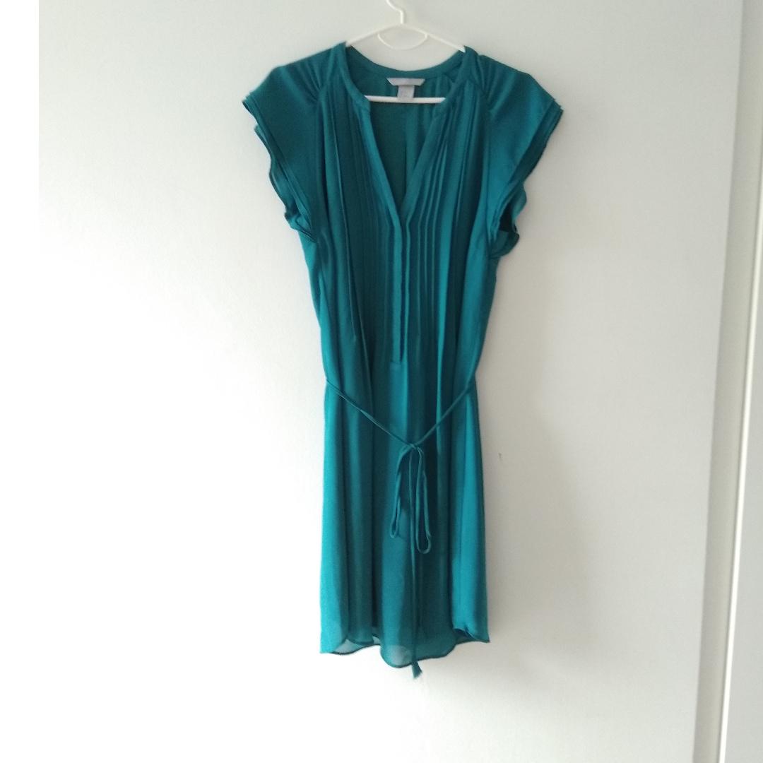 h&m green pleated dress