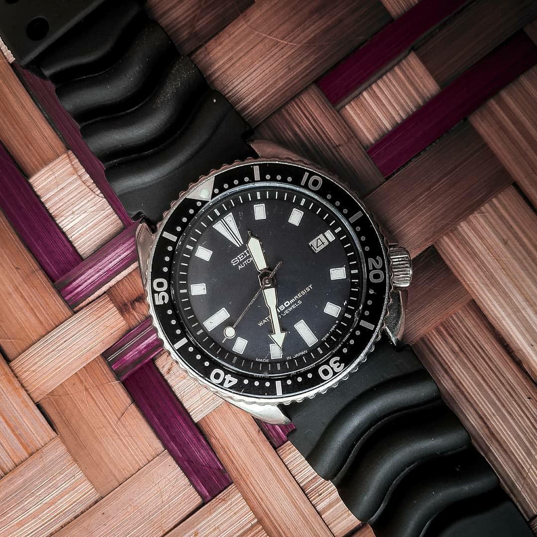 Jam tangan seiko diver 7002, Fesyen Pria, Jam Tangan di Carousell