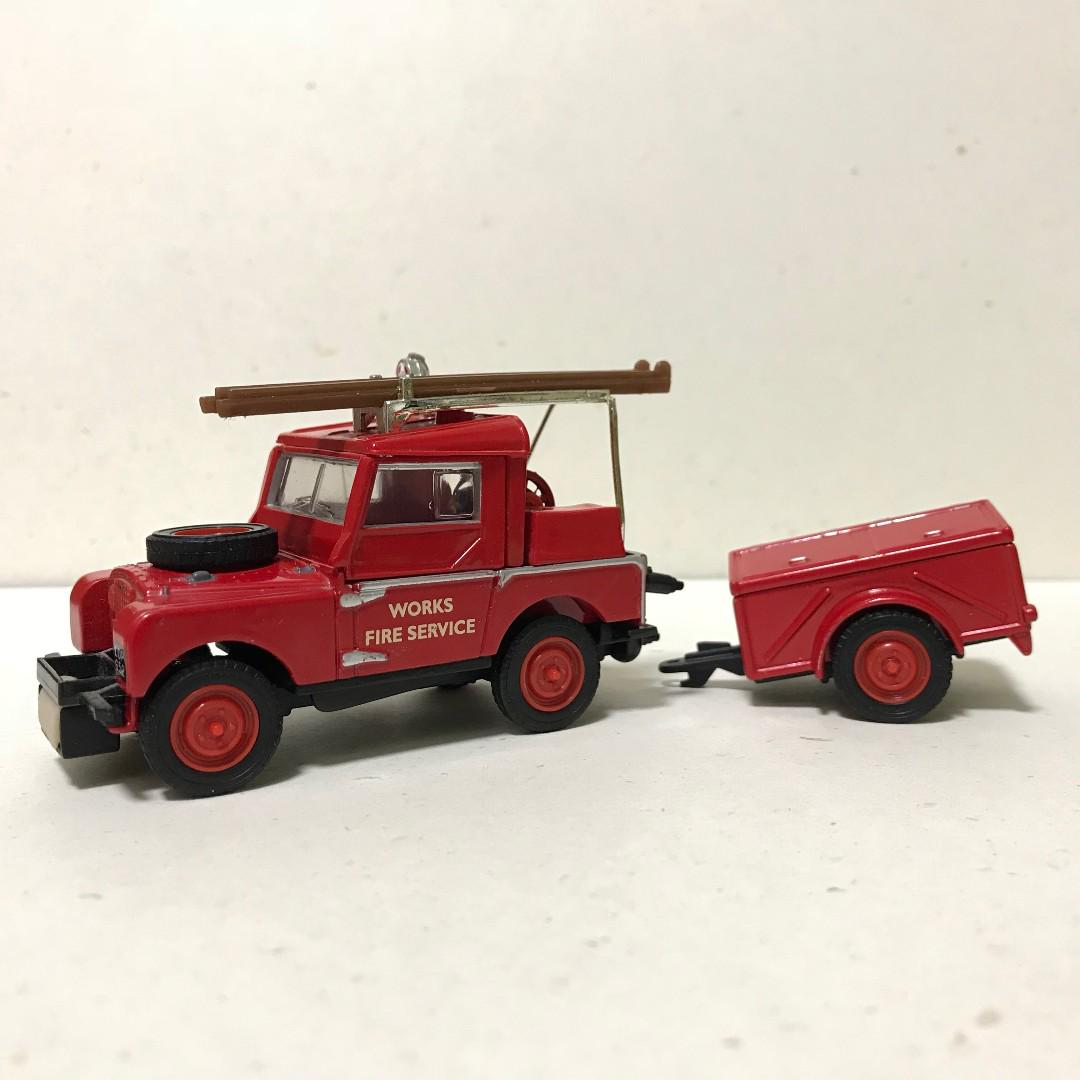 land rover and trailer toy