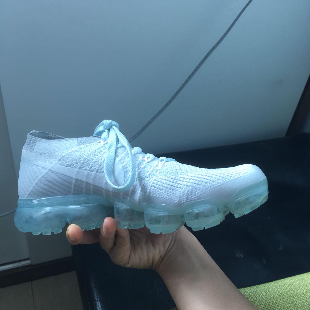 nike vapormax light blue